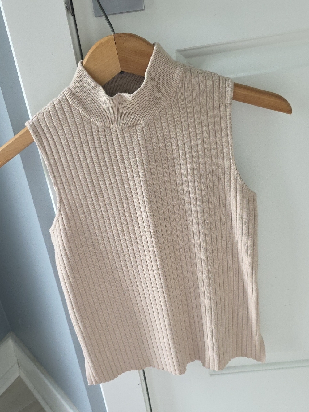 Sleeveless Ribbed Mock Neck Knit Top - Taupe Cream